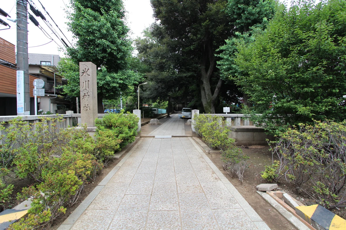 SHIBUYA STAY 周辺の神社の参道入口