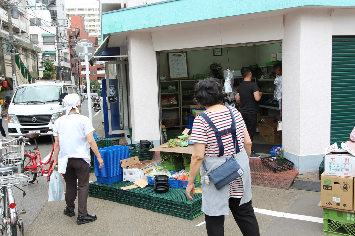 SHIBUYA STAY 周辺の青果店の店先