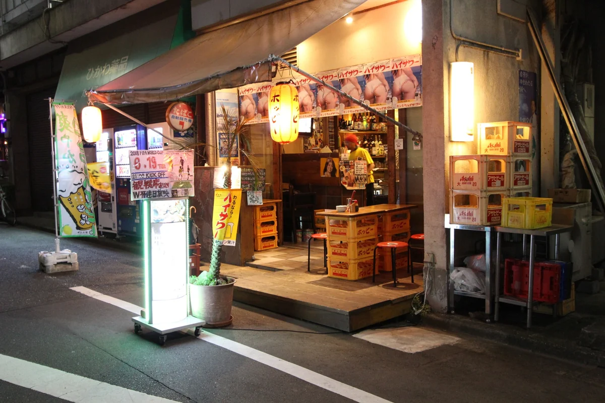 SHIBUYA STAY 周辺の夜の飲食店の入口